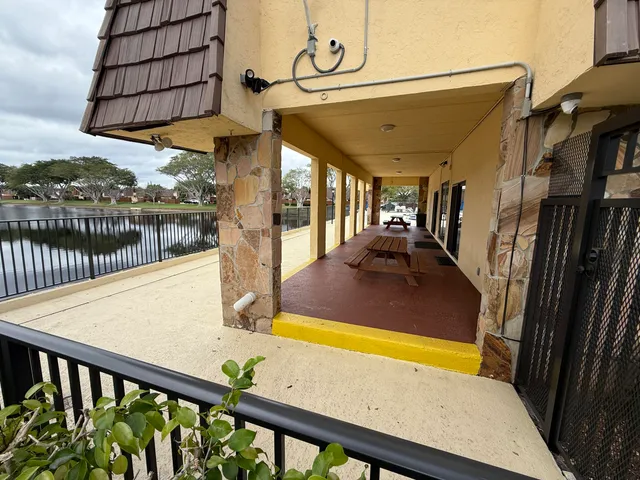 $2,700 | 1021 Springdale Circle, Palm Springs, FL 33461