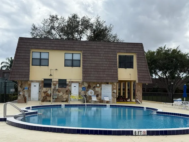 $2,700 | 1021 Springdale Circle, Palm Springs, FL 33461