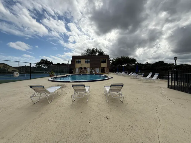 $2,700 | 1021 Springdale Circle, Palm Springs, FL 33461