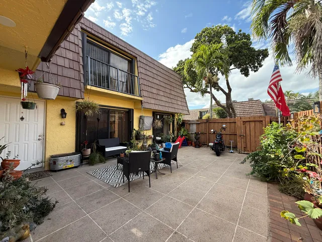 $2,700 | 1021 Springdale Circle, Palm Springs, FL 33461