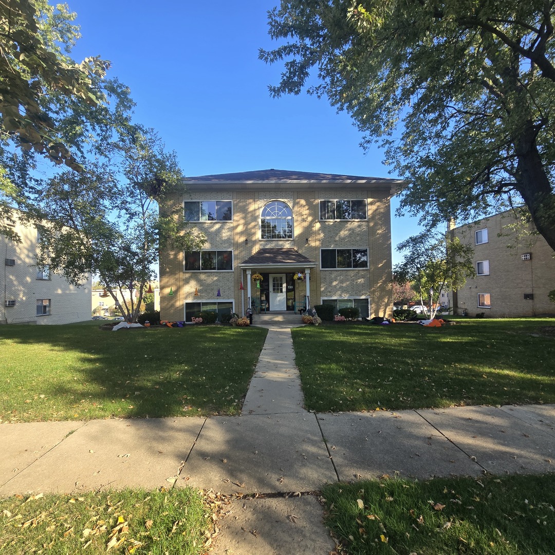 263 Nordic Road, Unit 2 Bloomingdale, IL 60108 - Photo 1 of 10