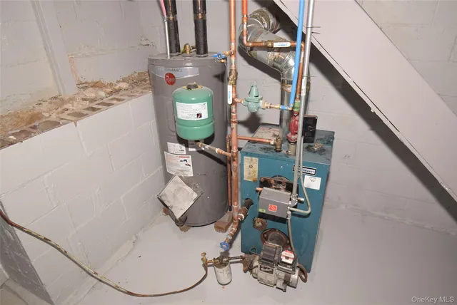 $649,000 | 371 Oceanside Street, Islip Terrace, NY 11752