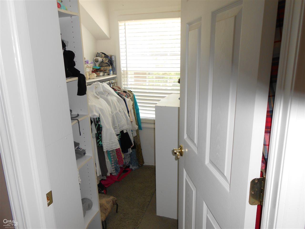 857 Hawthorne Road Grosse Pointe Woods, MI 48236 - Photo 22 of 44