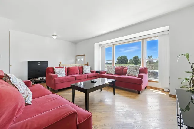 $333,000 | 8803 North Grand Street, Niles, IL 60714