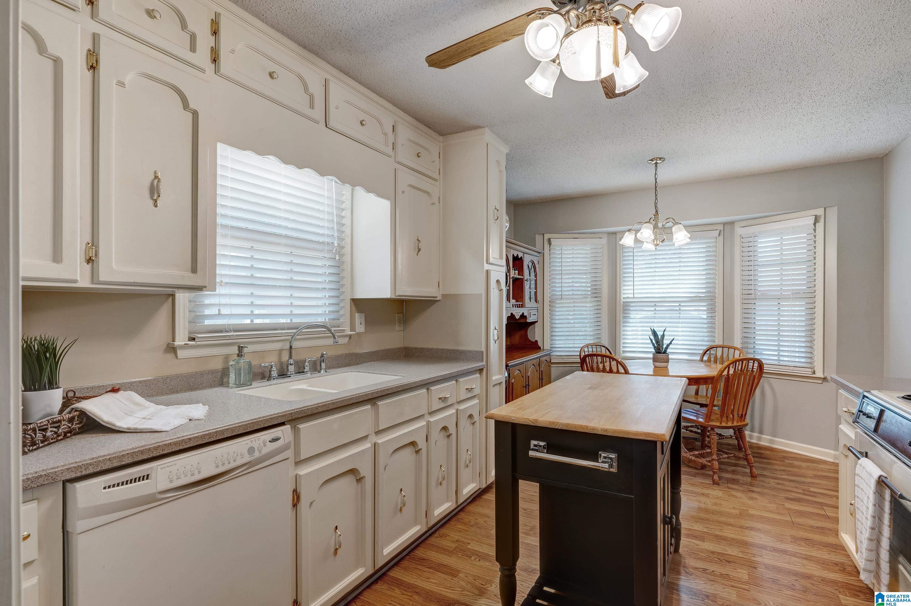 1463 Caribbean Circle Alabaster, AL 35007 - Photo 9 of 32