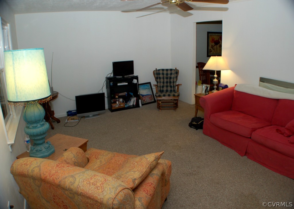 4595 Fox Chase Run Gum Spring, VA 23065 - Photo 4 of 10 Gallery Image 4