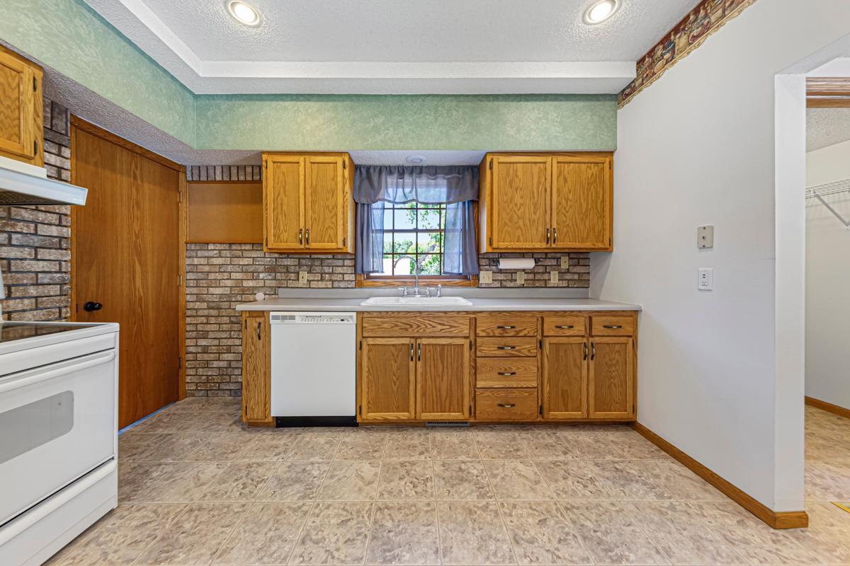 104 River Street Jackson, MN 56143 - Photo 22 of 32