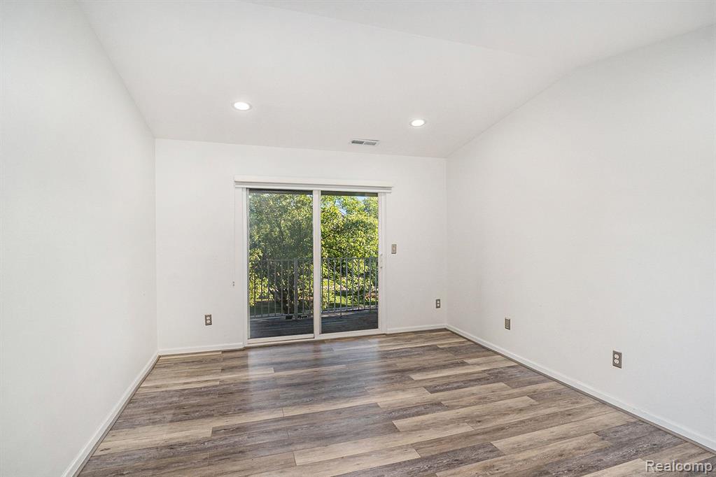 13439 Forest Ridge Boulevard Sterling Heights, MI 48313 - Photo 11 of 28