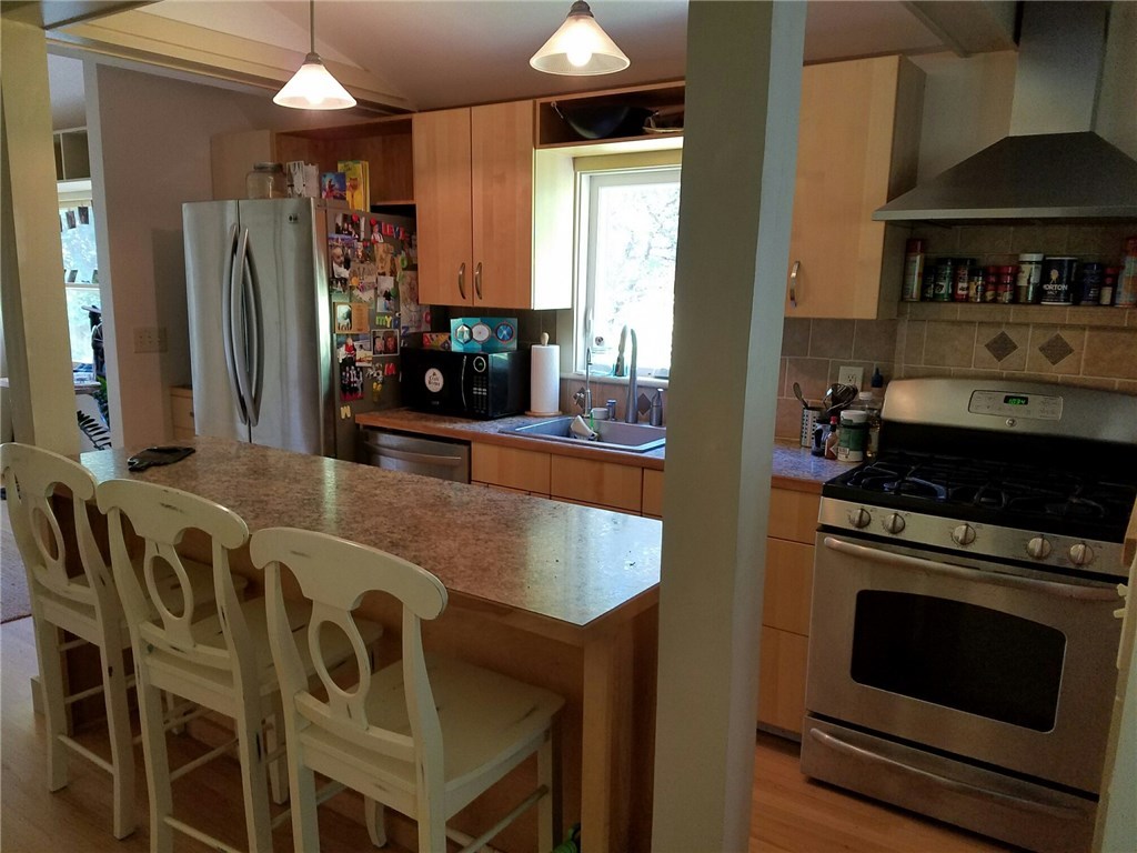 6144 Flat River Road Coventry, RI 02827 - Photo 10 of 31