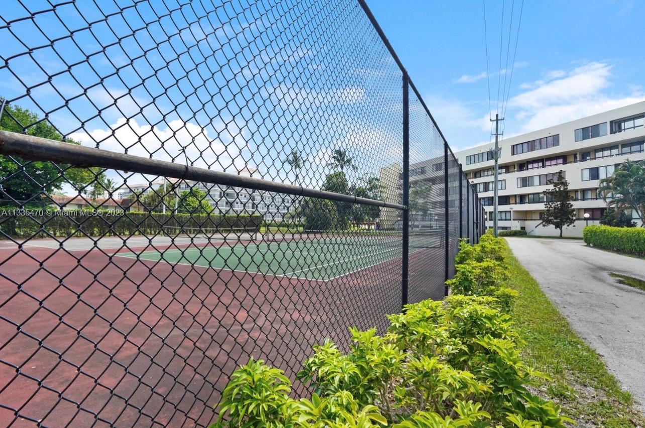1401 South Federal Highway, Unit 204 Boca Raton, FL 33432 - Photo 20 of 22 a view of a street gate