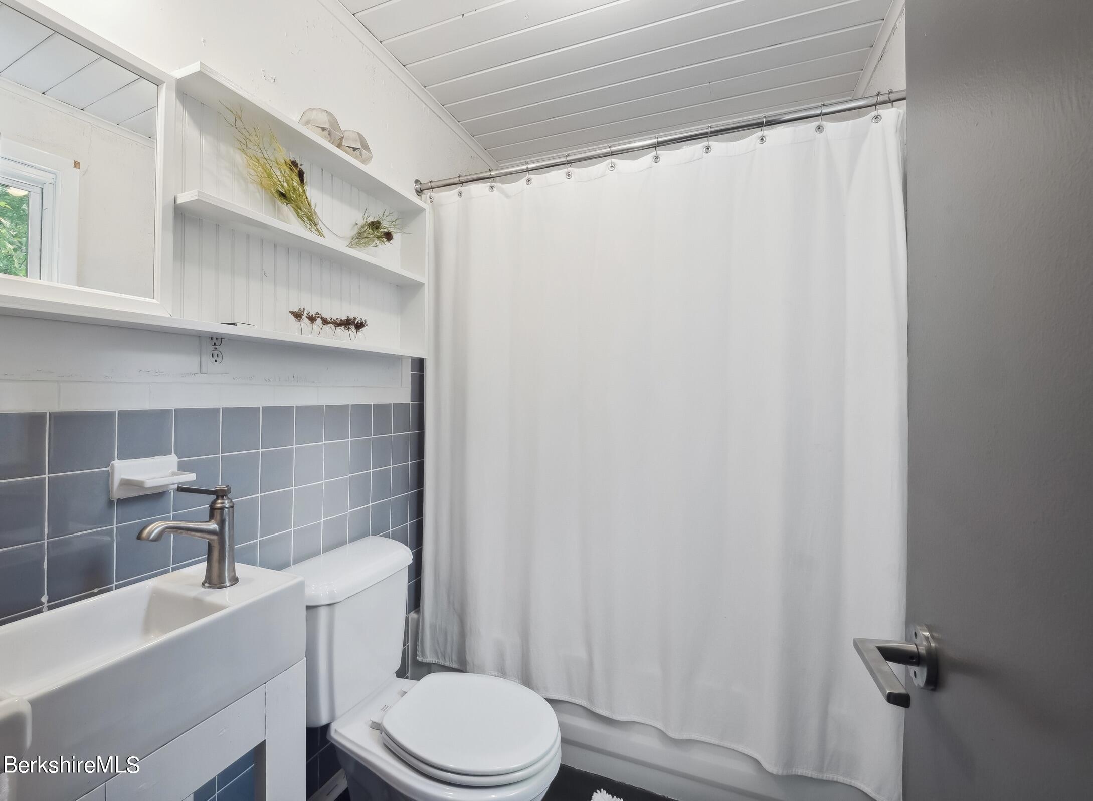 92 Jug End Road Egremont, MA 01230 - Photo 27 of 36 Full Bath