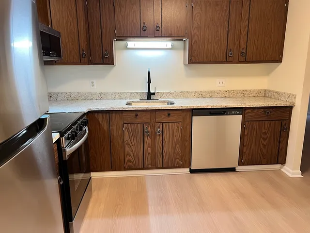 $2,900 | 1002 Paradise Road, Unit 1M, Swampscott, MA 01907