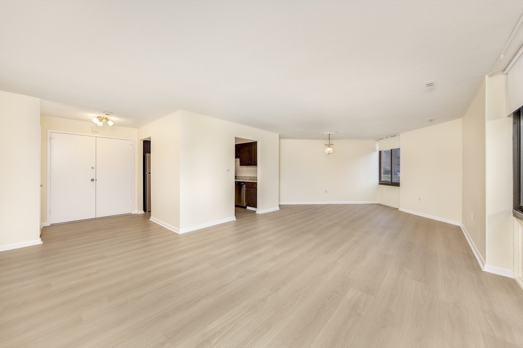 1002 Paradise Road, Unit 1M Swampscott, MA 01907 - Photo 13 of 31