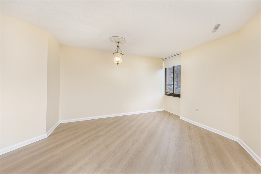 1002 Paradise Road, Unit 1M Swampscott, MA 01907 - Photo 14 of 31