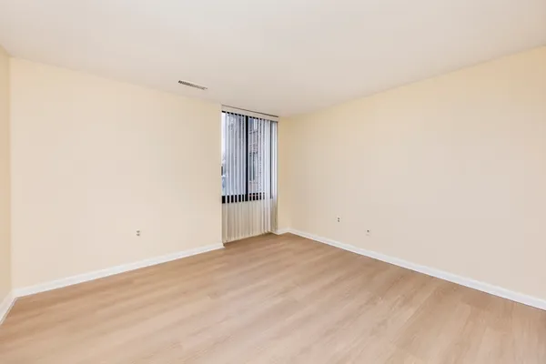 $2,600 | 1002 Paradise Road, Unit 1M, Swampscott, MA 01907