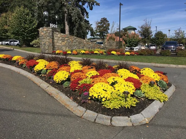 $2,600 | 1002 Paradise Road, Unit 1M, Swampscott, MA 01907