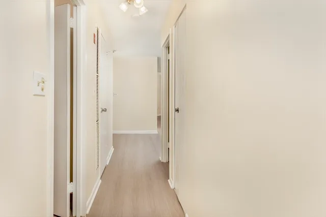 $2,900 | 1002 Paradise Road, Unit 1M, Swampscott, MA 01907