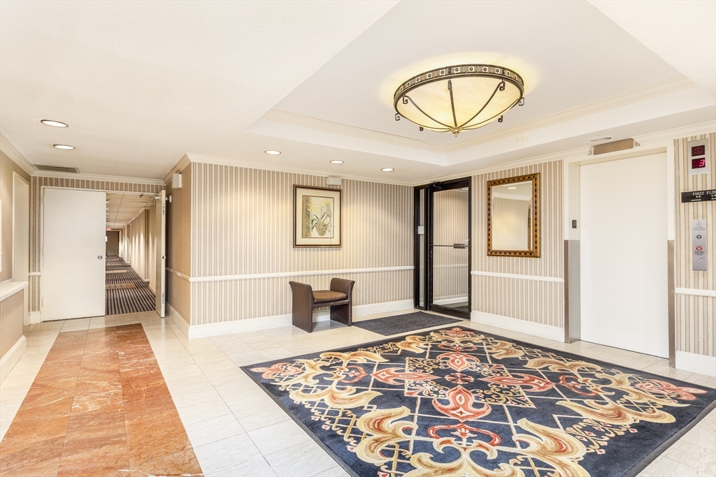 1002 Paradise Road, Unit 1M Swampscott, MA 01907 - Photo 4 of 31