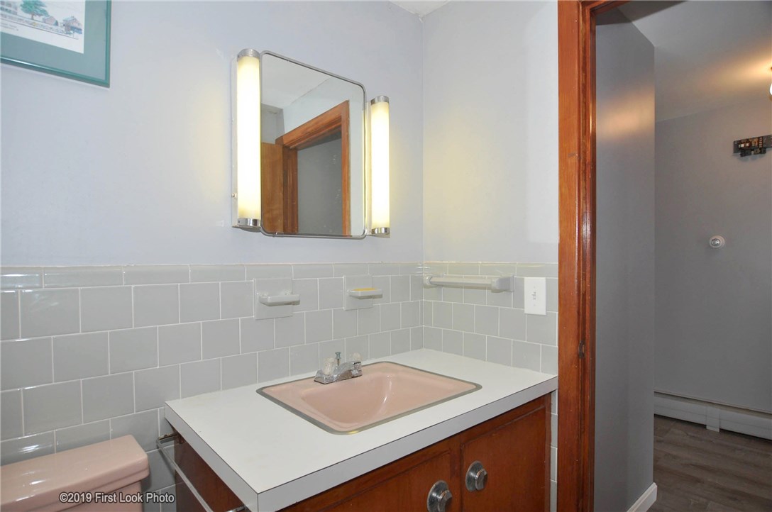 13 Homestead Road Narragansett, RI 02882 - Photo 10 of 34 Gallery Image 10