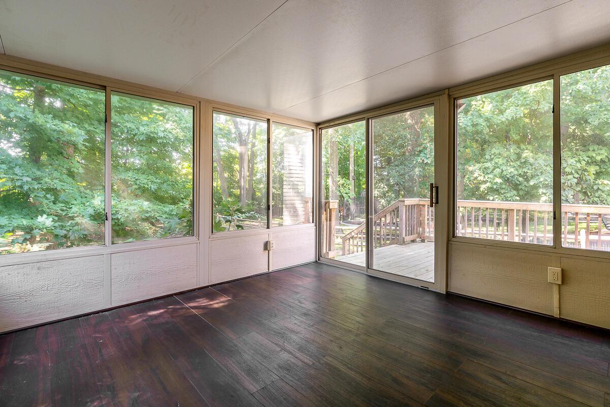 77 Beech Court Delaware, OH 43015 - Photo 25 of 34 sun room