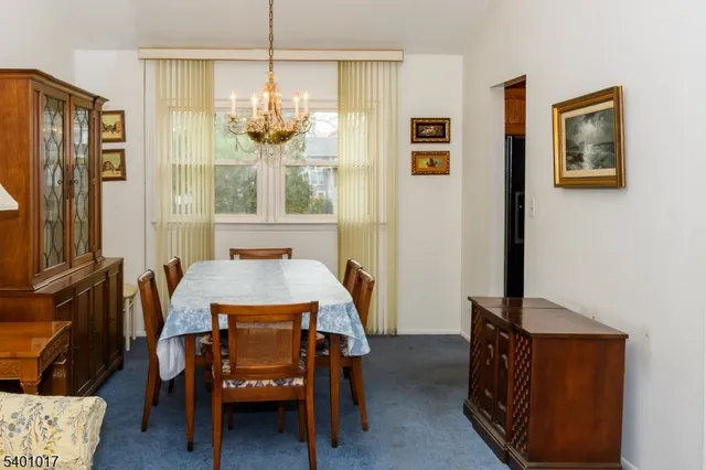 $699,999 | 4 Eastern Parkway, West Caldwell, NJ 07006