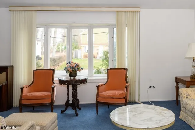 $699,999 | 4 Eastern Parkway, West Caldwell, NJ 07006