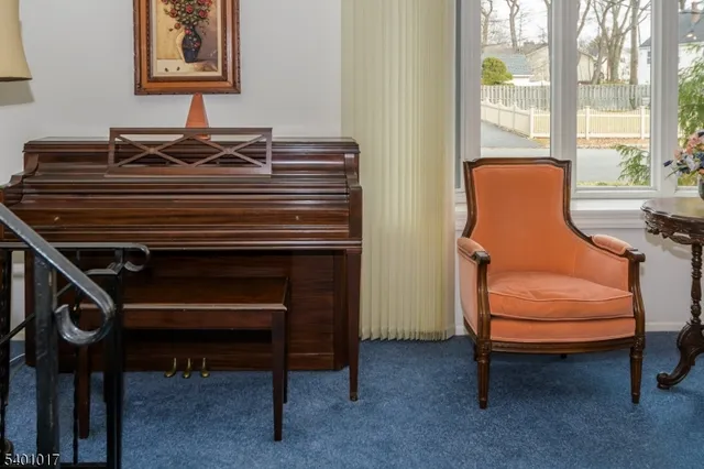 $699,999 | 4 Eastern Parkway, West Caldwell, NJ 07006