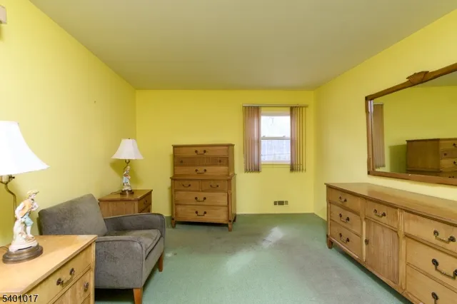 $699,999 | 4 Eastern Parkway, West Caldwell, NJ 07006