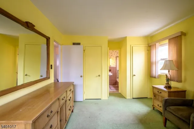 $699,999 | 4 Eastern Parkway, West Caldwell, NJ 07006