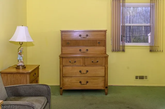 $699,999 | 4 Eastern Parkway, West Caldwell, NJ 07006