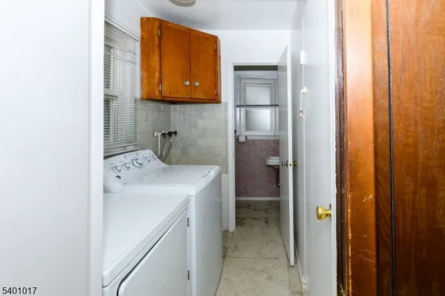 $699,999 | 4 Eastern Parkway, West Caldwell, NJ 07006