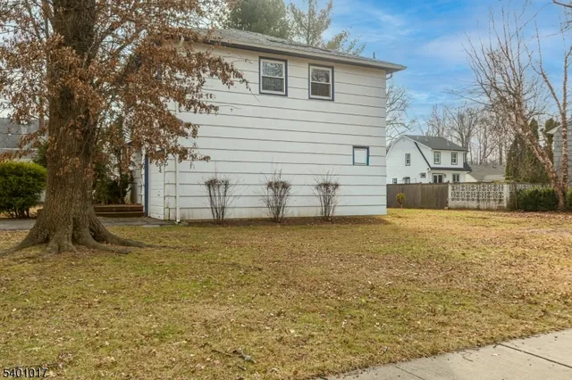 $699,999 | 4 Eastern Parkway, West Caldwell, NJ 07006