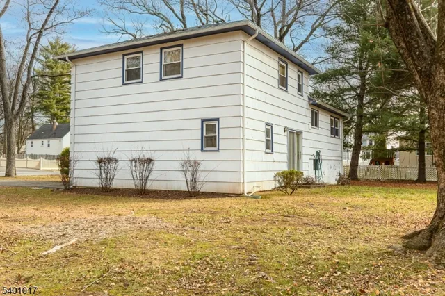 $699,999 | 4 Eastern Parkway, West Caldwell, NJ 07006