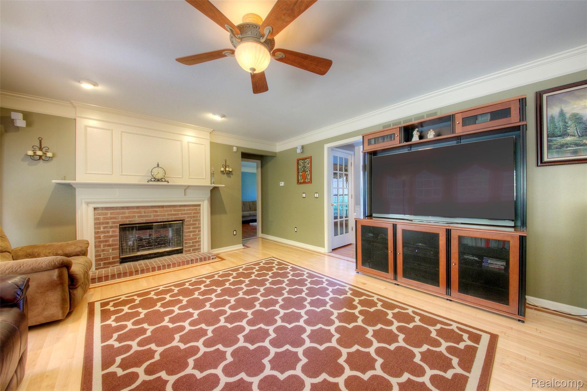 46559 Inverness Road Canton, MI 48188 - Photo 15 of 48 12 Great room.jpg