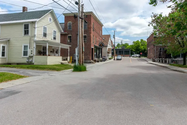 $399,000 | 7-9 Elm Street, Waterbury, VT 05676