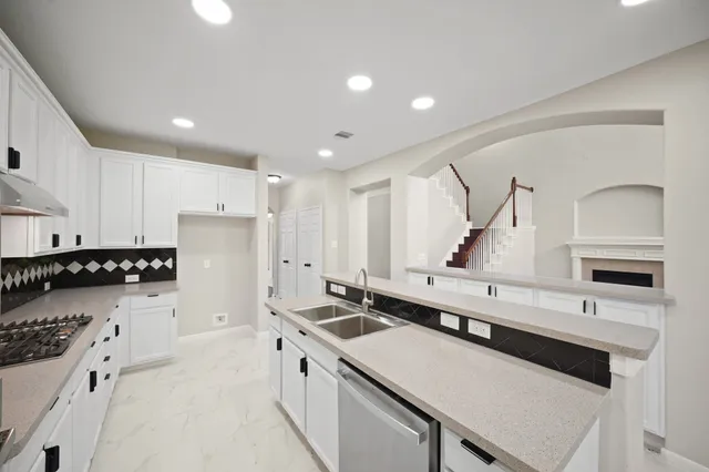 $3,850 | 714 Coggins Point Way, Sugar Land, TX 77479