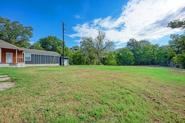 $1,200 | 2785 North Main Street, Unit B, Bastrop, TX 78602