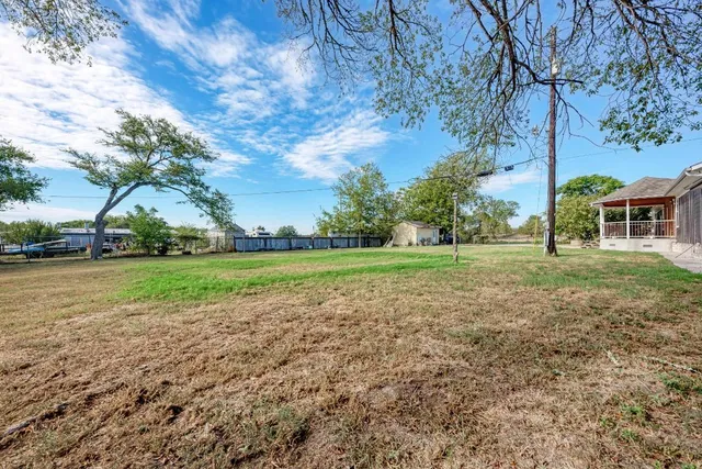 $1,200 | 2785 North Main Street, Unit B, Bastrop, TX 78602