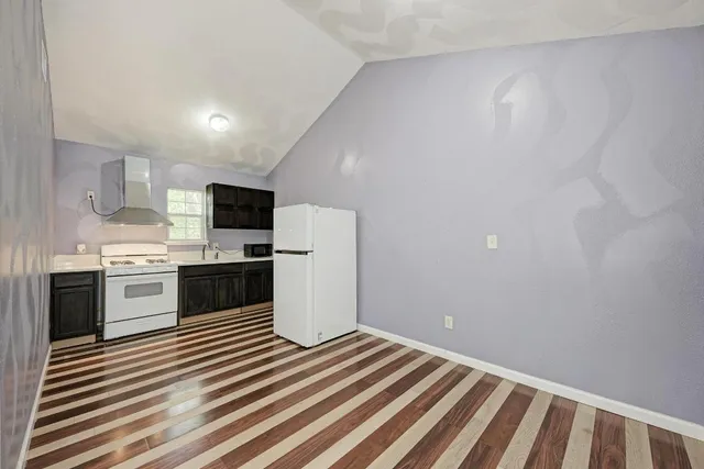 $1,200 | 2785 North Main Street, Unit B, Bastrop, TX 78602