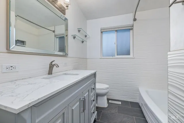 $385,000 | 18 Franklin Park Drive, Boise, ID 83709