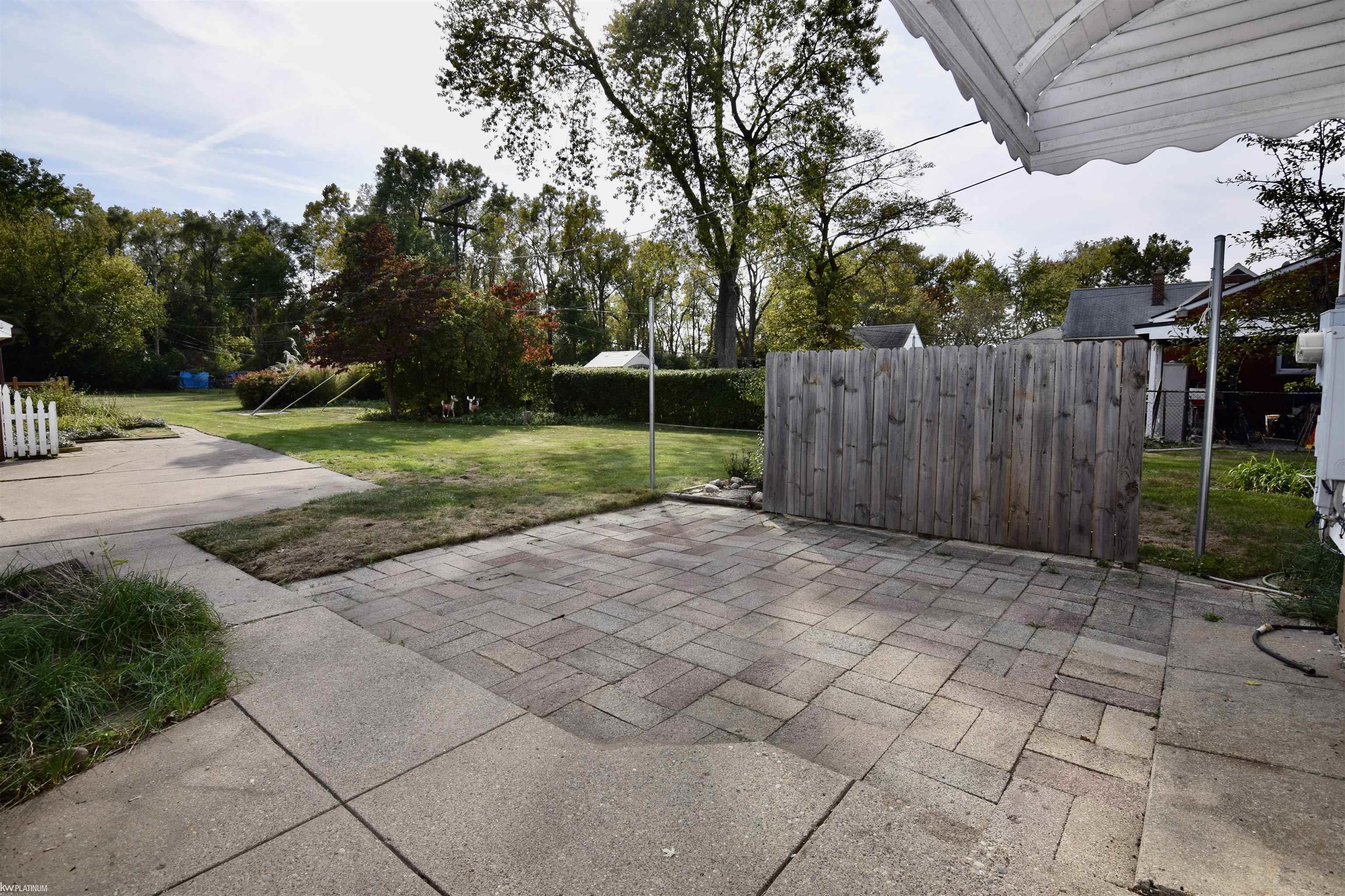13274 East 10 Mile Road Warren, MI 48089 - Photo 28 of 31 50158235-0c7bb7c2-858d-44e2-88ae-1996db5ceb4f.JPG