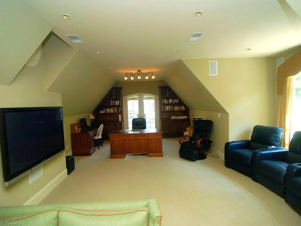 3048 Country Club Road Winston-Salem, NC 27104 - Photo 20 of 30 Upper Level Bonus