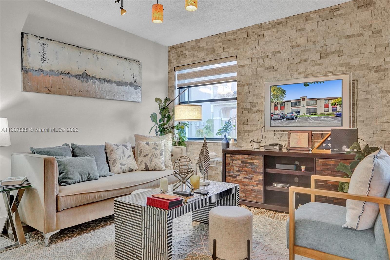 11561 Northwest 10th St Unit 11561