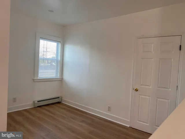 $2,350 | 329 Market Street, Gloucester City, NJ 08030