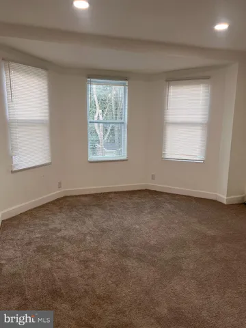 $2,350 | 329 Market Street, Gloucester City, NJ 08030