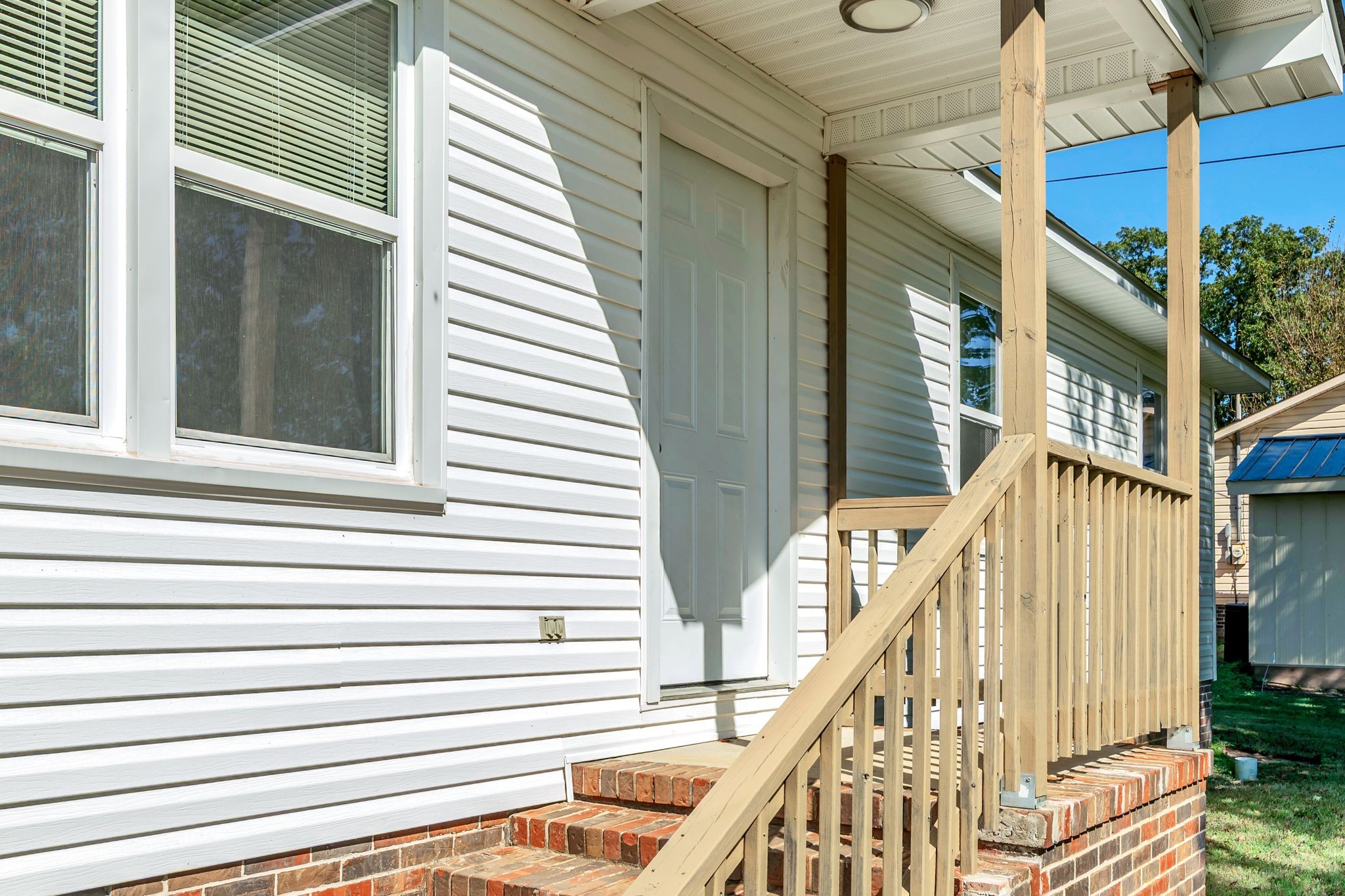 44 Flint Drive Decherd, TN 37324 - Photo 25 of 31 a view of balcony with wooden floor and stairs