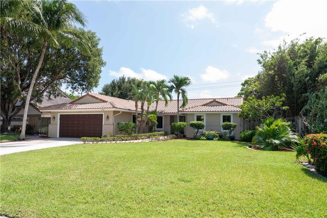 1270 Southwest 19th Street Boca Raton, FL 33486 - Photo 2 of 37 Large Frontyard