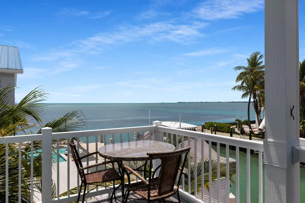 $1,750,000 | 1279 91st St Ocean, Marathon, FL 33050