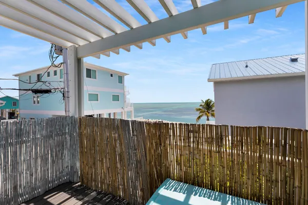 $1,750,000 | 1279 91st St Ocean, Marathon, FL 33050