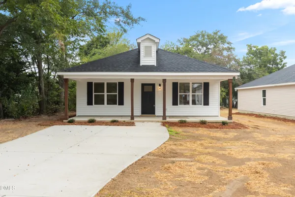 $229,900 | 211 East Washington Street, Coats, NC 27521